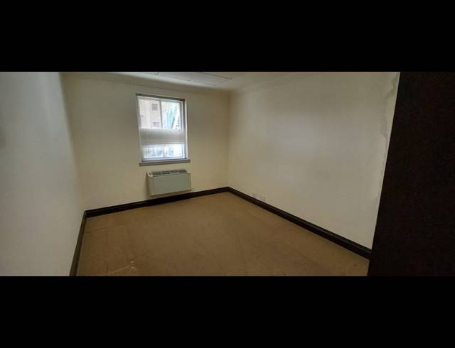 111M² OFFICE TO LET IN BRYANSTON